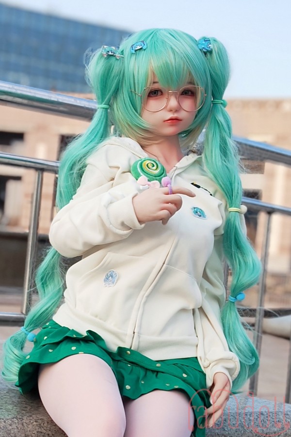  可愛い アニメ 童顔 ロリ 美少女 清楚 眼鏡 緑の髪 掲載画像はフルシリコン製 セックス人形