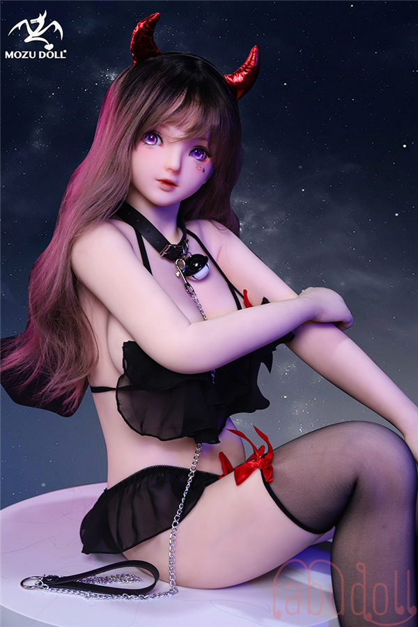 お尻もキュート セックスドール画像