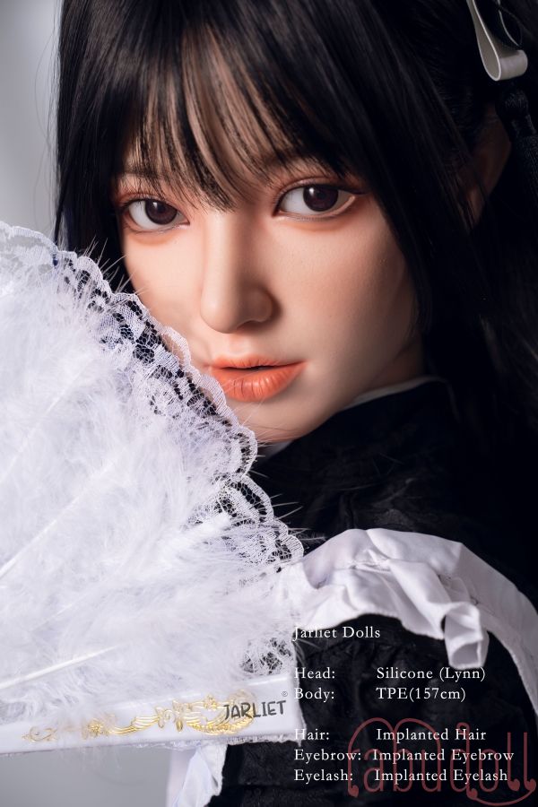  日本人 メイド服 白肌 黒髪 セックス人形