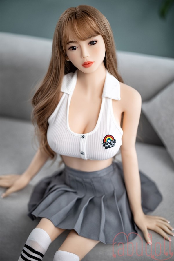 #127 アジア美人 スポーツウェア 巨乳 セックス人形