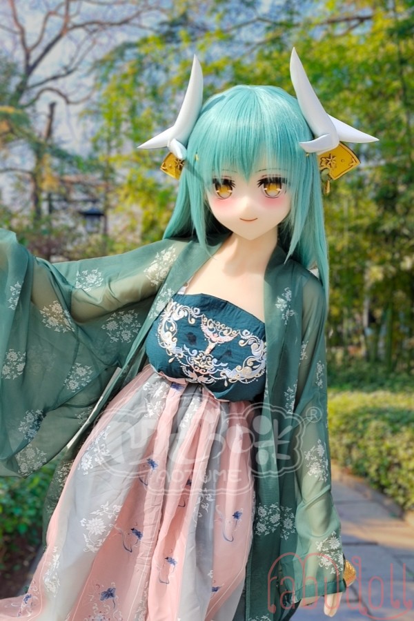 端正で可愛らしい外観 アダルト 人形
