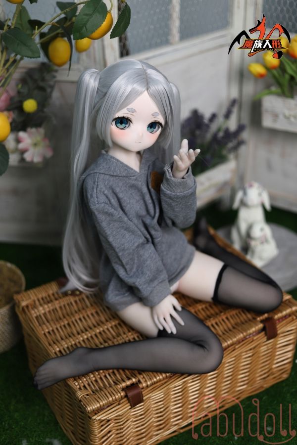 愛らしく可愛い顔 ドール 等身 大