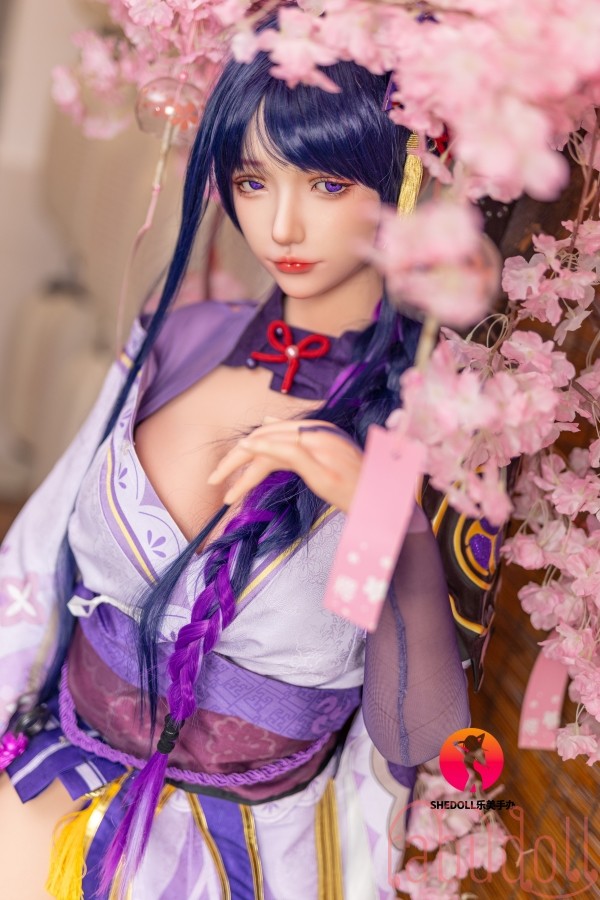  コスプレ 紫の髪 巨乳 セックス人形