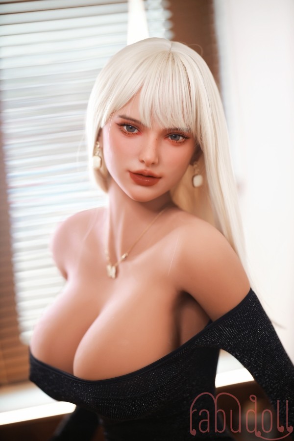 #43 熟女 巨乳 デカ尻 水着 セックス人形
