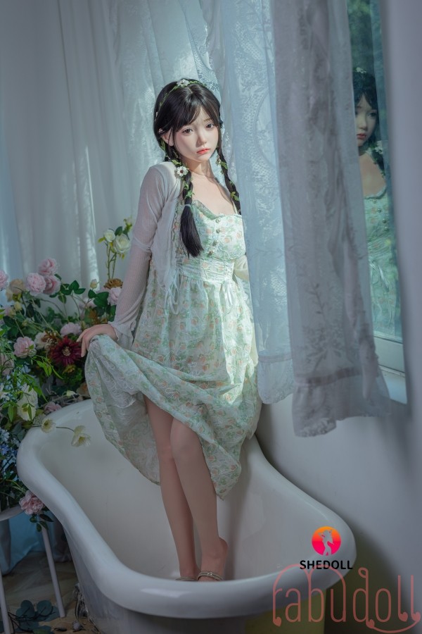 清楚な可愛い美人 ドール 等身 大