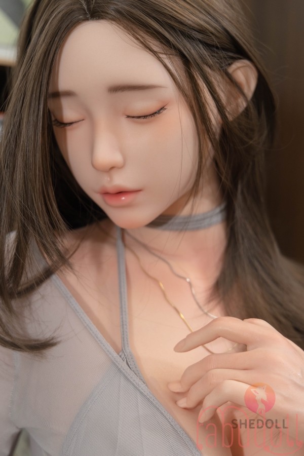  睡眠版瞑り目 巨乳 美人 セックス人形